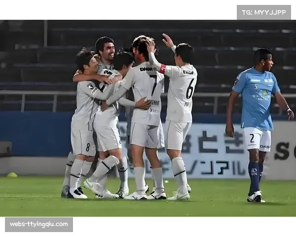 亚冠焦点战:广岛三箭坐镇主场迎战上海海港誓夺关键胜利